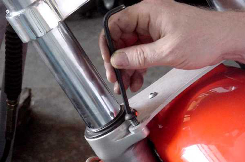 tightening_the_front_fender23