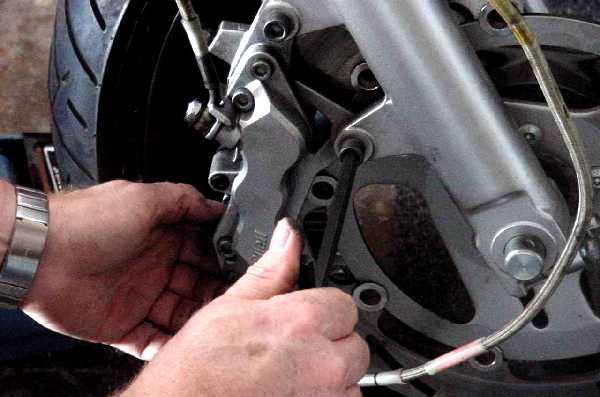 tighten_down_the_caliper_bolts22