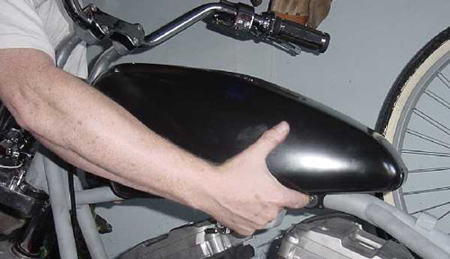 placing_the_tank_on_the_backbon 1