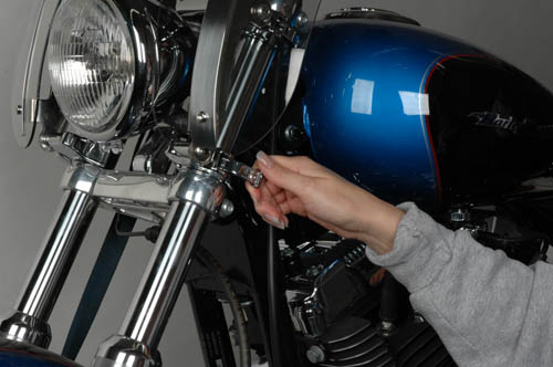 clamping 
windshield