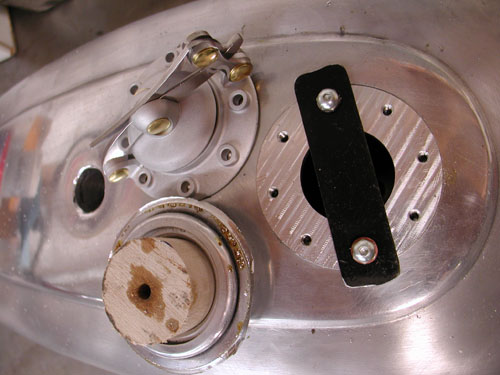 tank bung w holding brkt