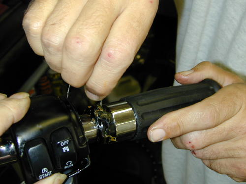 attaching throttle cable to throttle