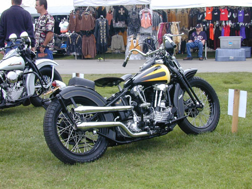 blk w scallop knuckle side