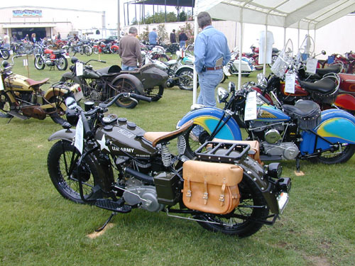 cluster of bike & army bike