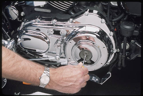 ADJUSTING 
CLUTCH