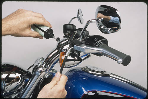 OILING 
CLUTCH CABLE