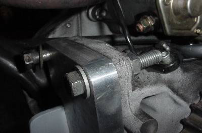 REAR ENGINE 
MOUNTING RIGHT SIDE