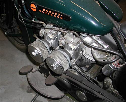Bandit's dual-carb '48, 61-inch Panhead.
